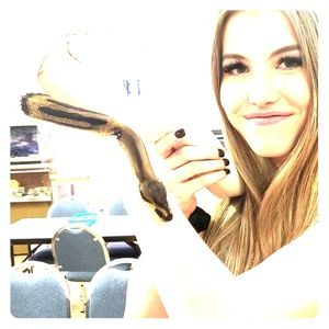 Meet your Posher, Chloe